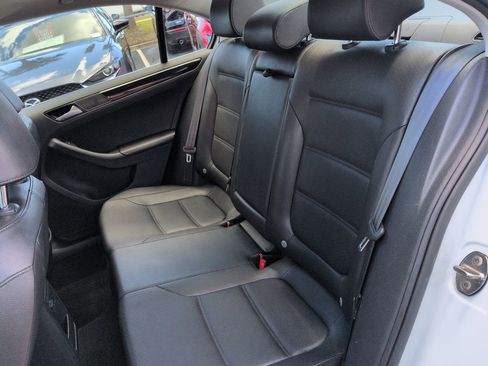 Used 2017 Volkswagen Jetta SEL FWD image 13