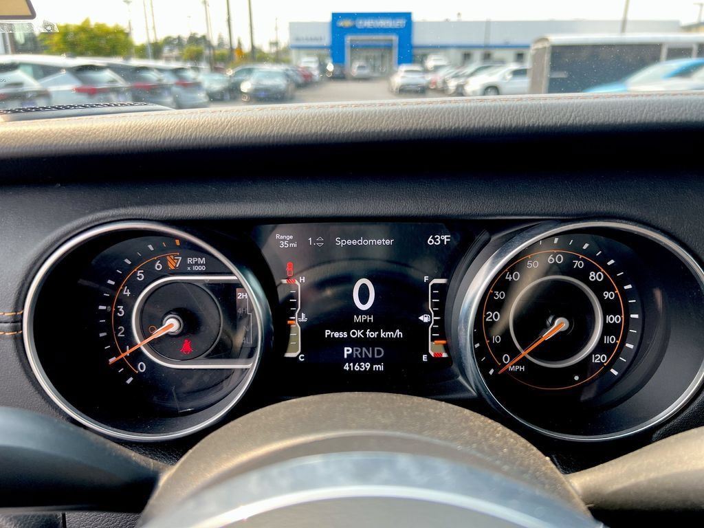 Used 2023 Jeep Gladiator Overland AWD/4WD image 11
