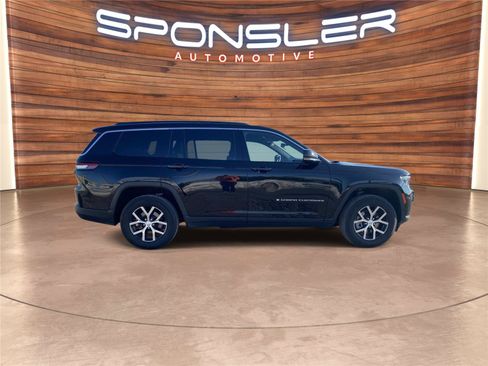 Used 2024 Jeep Grand Cherokee L Limited w/ Luxury Tech Group II AWD/4WD image 8