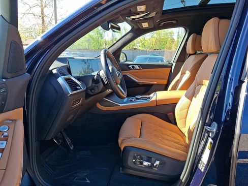 Certified 2025 BMW X7 xDrive40i w/ M Sport Package AWD/4WD image 15