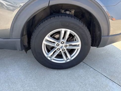Used 2020 Ford Explorer XLT w/ Equipment Group 202A AWD/4WD image 21