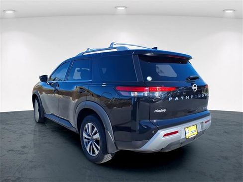 Used 2022 Nissan Pathfinder SL image 4