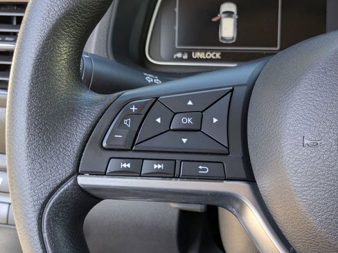 Used 2023 Nissan Leaf S image 16