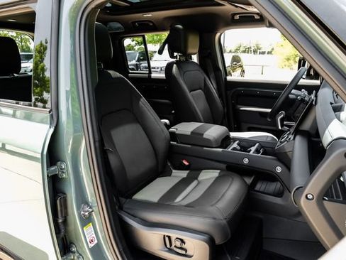 New 2026 Land Rover Defender 110 Trophy Edition AWD/4WD image 41
