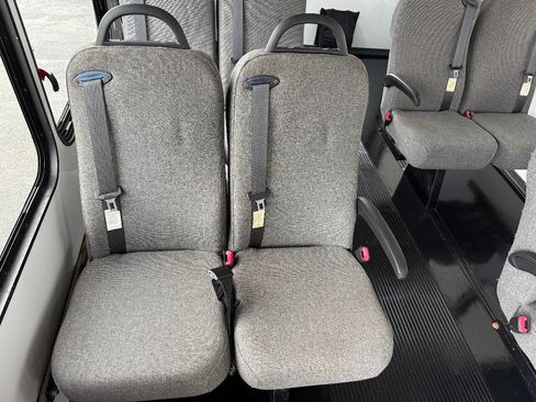 Used 2014 Chevrolet Express 3500 w/ Shuttle Bus Package image 43