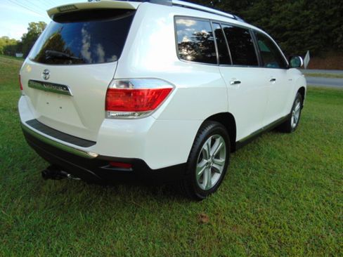 Used 2012 Toyota Highlander Limited w/ Tow Pkg FWD image 32