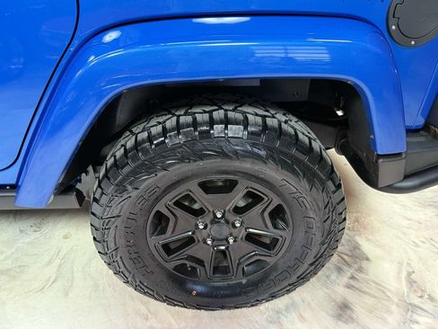 Used 2016 Jeep Wrangler Unlimited Sahara AWD/4WD image 35