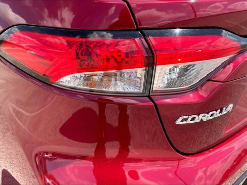 Certified 2024 Toyota Corolla SE image 28