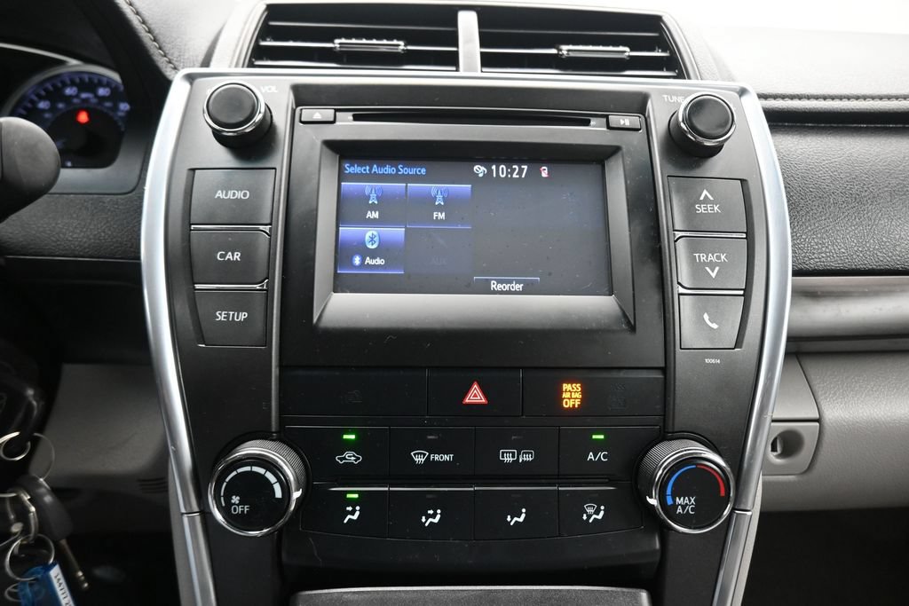 Used 2017 Toyota Camry LE FWD image 19