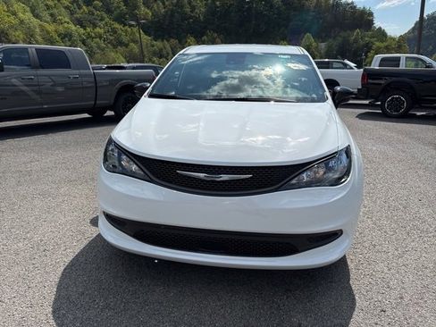 New 2026 Chrysler Voyager LX image 8