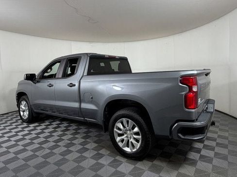 Used 2020 Chevrolet Silverado 1500 Custom w/ Custom Value Package RWD image 3