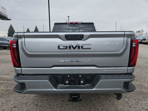 New 2025 GMC Sierra 3500 Denali Ultimate image 4