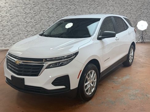 Used 2024 Chevrolet Equinox LS w/ LS Convenience Package image 5