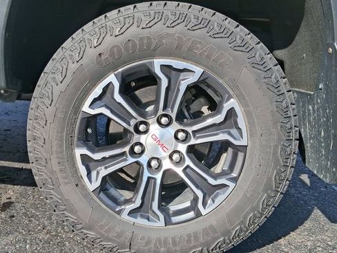 Used 2024 GMC Canyon AT4 w/ Canyon Safety Plus Package image 7