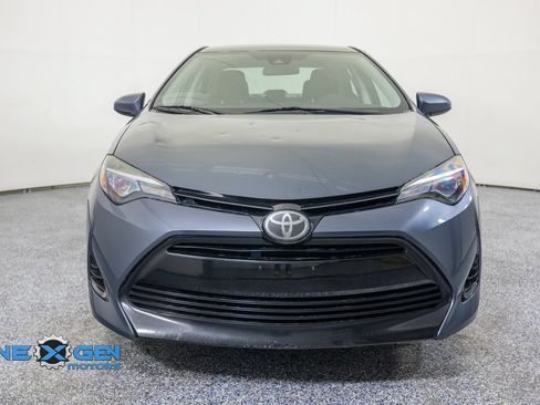 Used 2018 Toyota Corolla LE FWD image 2