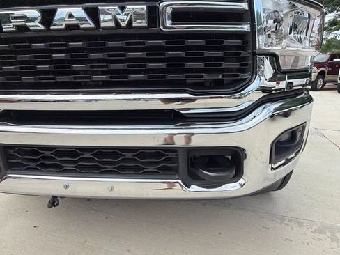 Used 2023 RAM 5500 SLT w/ Quick Order Package 2YG SLT AWD/4WD image 9