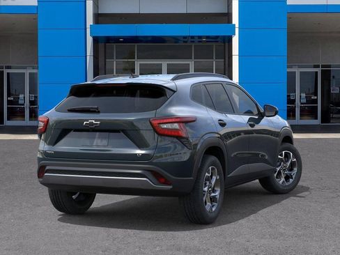 New 2026 Chevrolet Trax LT w/ Driver Confidence Package FWD image 4