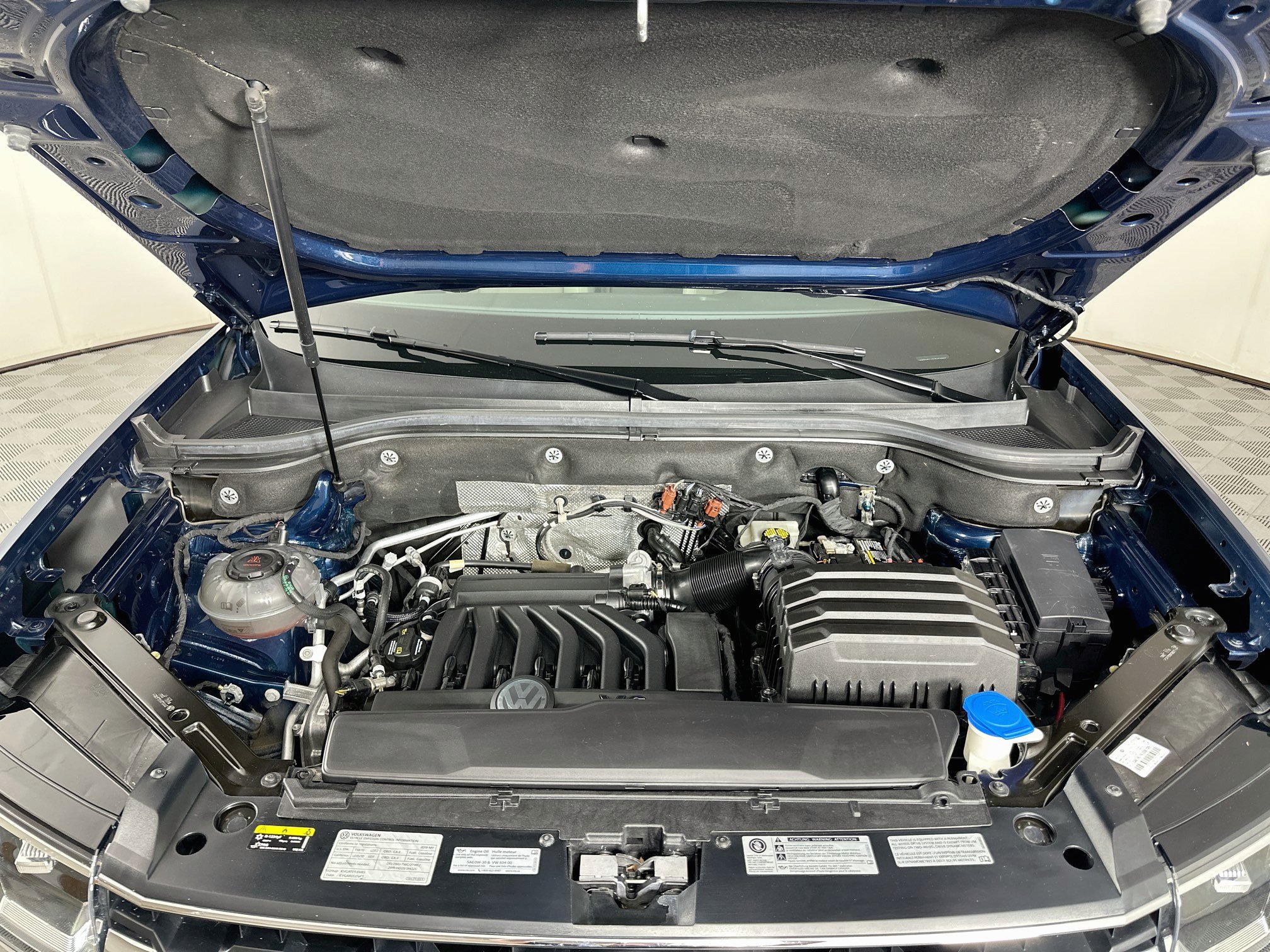 Used 2019 Volkswagen Atlas SEL R-Line AWD/4WD image 37