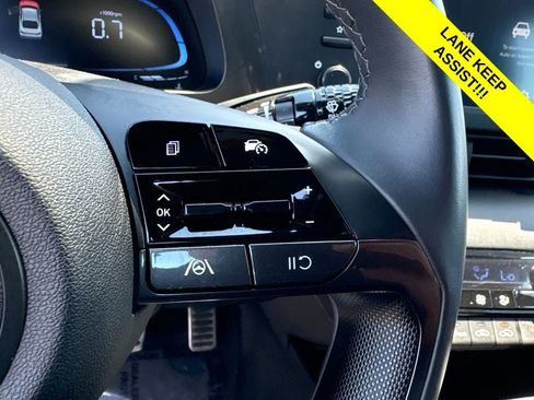 Certified 2025 Hyundai Elantra Sport FWD image 5