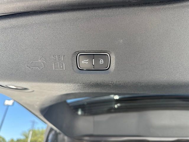 Used 2025 Ford Expedition Active AWD/4WD image 23