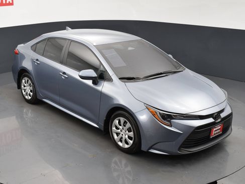 Used 2025 Toyota Corolla LE FWD image 21