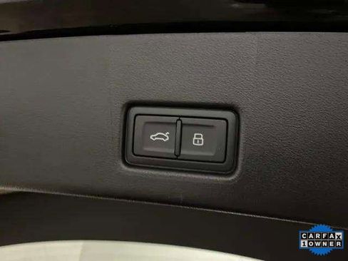 Used 2024 Audi Q4 e-tron Premium Plus w/ Premium Plus image 8