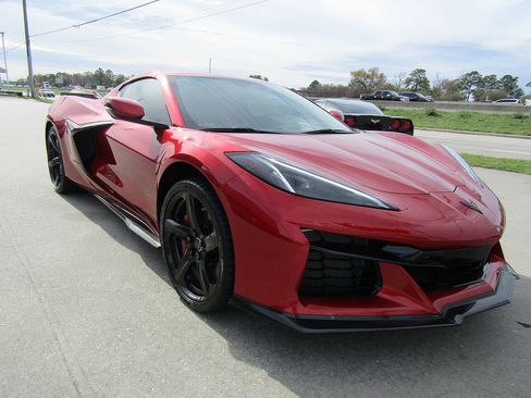 Used 2024 Chevrolet Corvette Z06 image 3