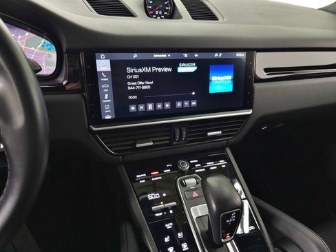 Used 2020 Porsche Cayenne AWD/4WD image 24