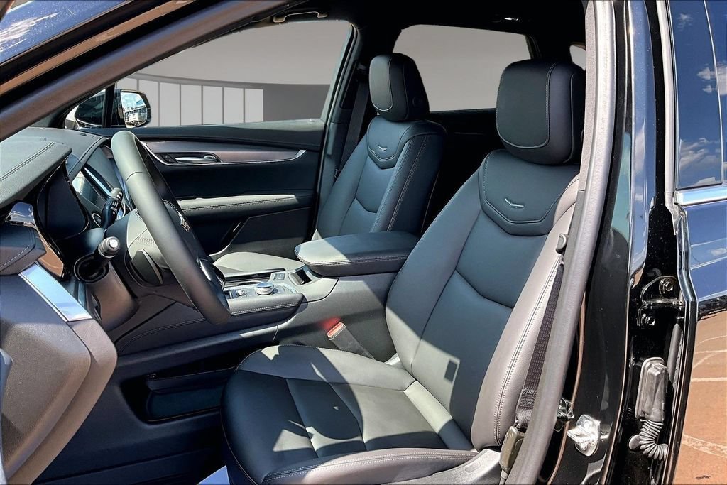 New 2026 Cadillac XT5 Luxury w/ LPO, Floor Liner Package FWD image 9