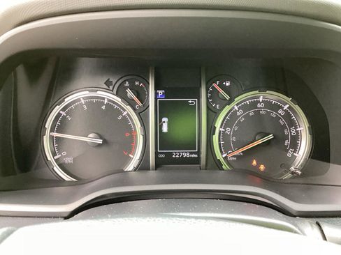 Used 2024 Toyota 4Runner TRD Off-Road Premium AWD/4WD image 7