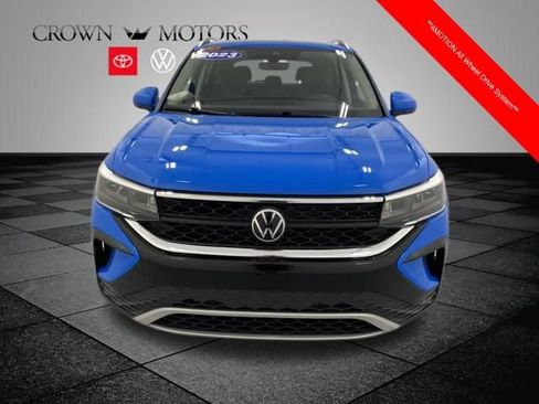 Used 2023 Volkswagen Taos SE AWD/4WD image 2