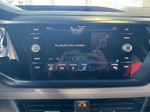 Used 2024 Volkswagen Taos SE w/ Panoramic Sunroof Package image 21