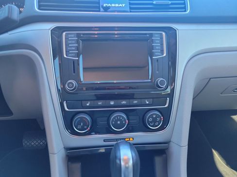 Used 2019 Volkswagen Passat 2.0T Wolfsburg w/ Wheels & Sunroof Package image 24