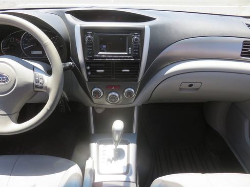Used 2012 Subaru Forester 2.5X Limited AWD/4WD image 16
