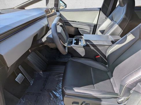 Used 2024 Tesla Cybertruck AWD Crew Cab image 11