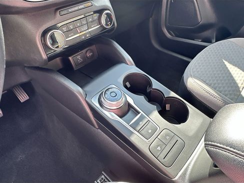 Used 2022 Ford Escape SE w/ SE Sport Appearance Package image 16