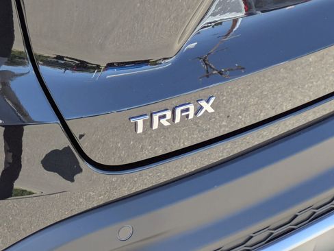 Used 2025 Chevrolet Trax LT w/ Driver Confidence Package image 27