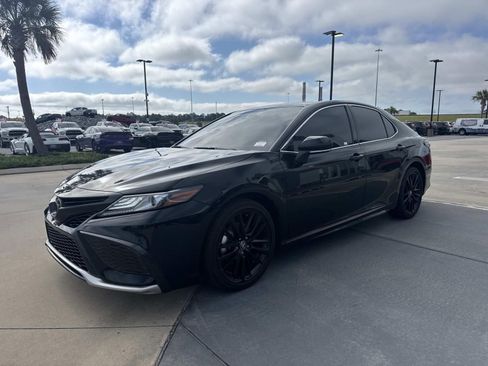 Used 2024 Toyota Camry XSE FWD image 3