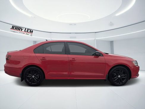 Used 2018 Volkswagen Jetta Sport FWD image 2