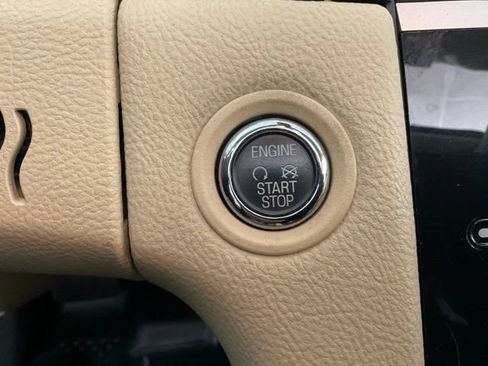 Used 2017 Ford Taurus Limited image 27