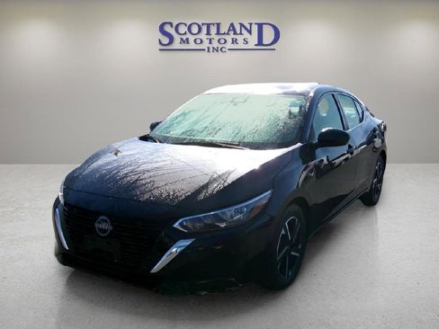 Used 2024 Nissan Sentra SV image 2