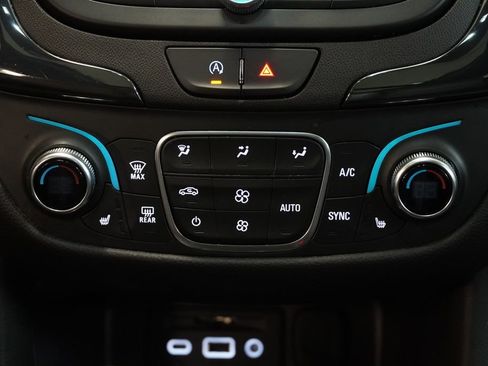Certified 2023 Chevrolet Equinox RS w/ RS Leather Package FWD image 23