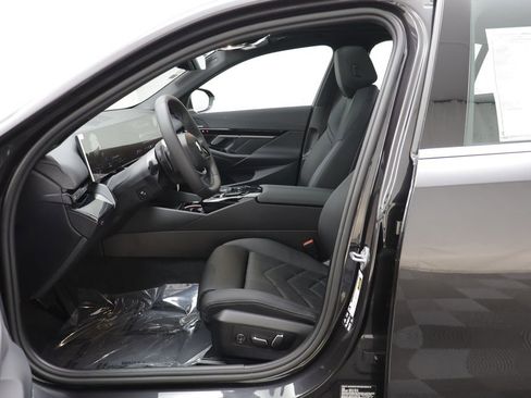 New 2026 BMW 530i xDrive w/ Convenience Package AWD/4WD image 6