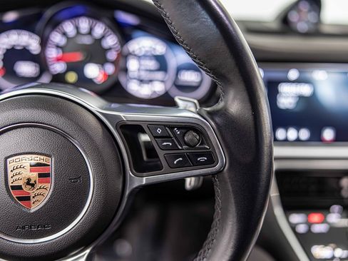 Used 2019 Porsche Panamera image 26