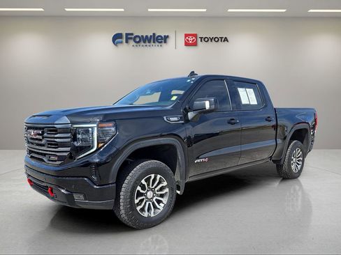 Used 2023 GMC Sierra 1500 AT4 w/ AT4 Preferred Package AWD/4WD image 3