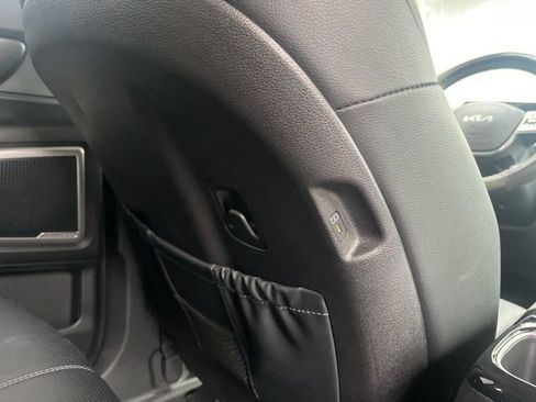 Used 2023 Kia Telluride EX w/ EX Captain's Chair Package image 29