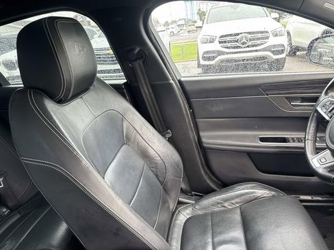 Used 2017 Jaguar XF S RWD image 13