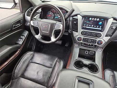 Certified 2020 GMC Yukon XL SLT image 10
