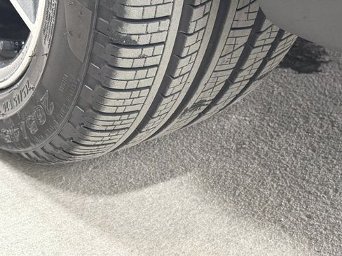 Certified 2026 Porsche Macan AWD/4WD image 42