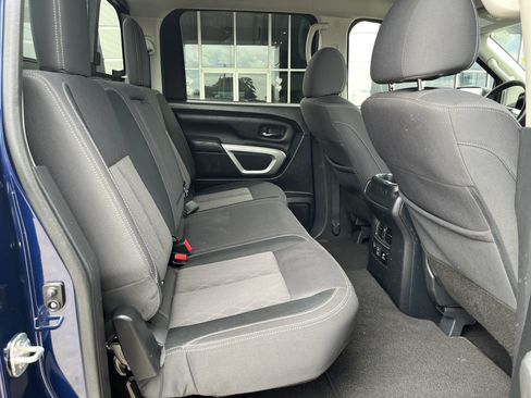 Used 2024 Nissan Titan SV w/ SV Convenience Package RWD image 15